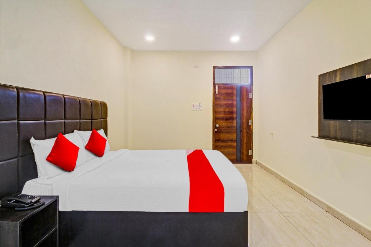 Super Hotel O Lakshmi Royal Inn Warangal Esterno foto
