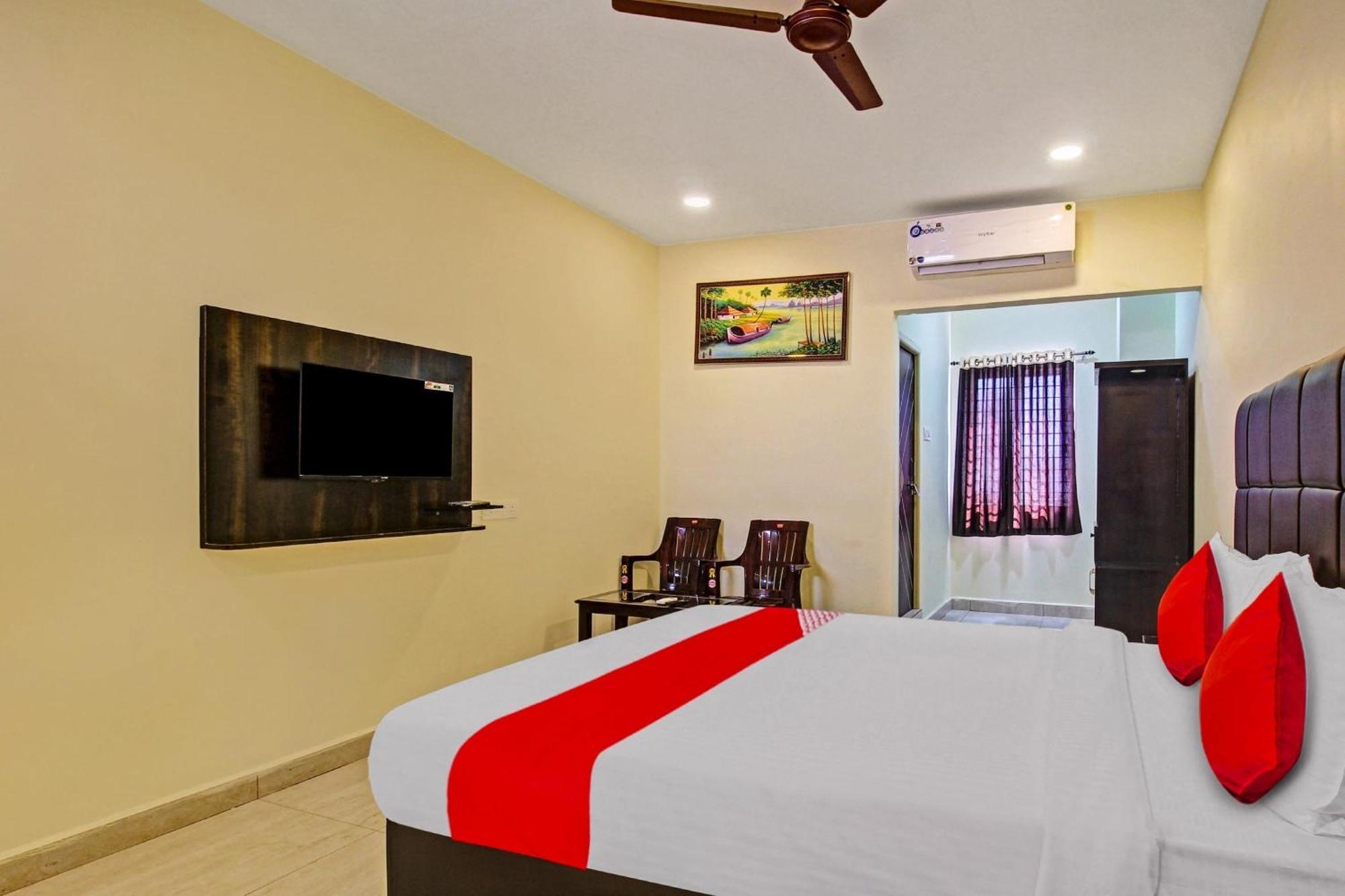 Super Hotel O Lakshmi Royal Inn Warangal Esterno foto