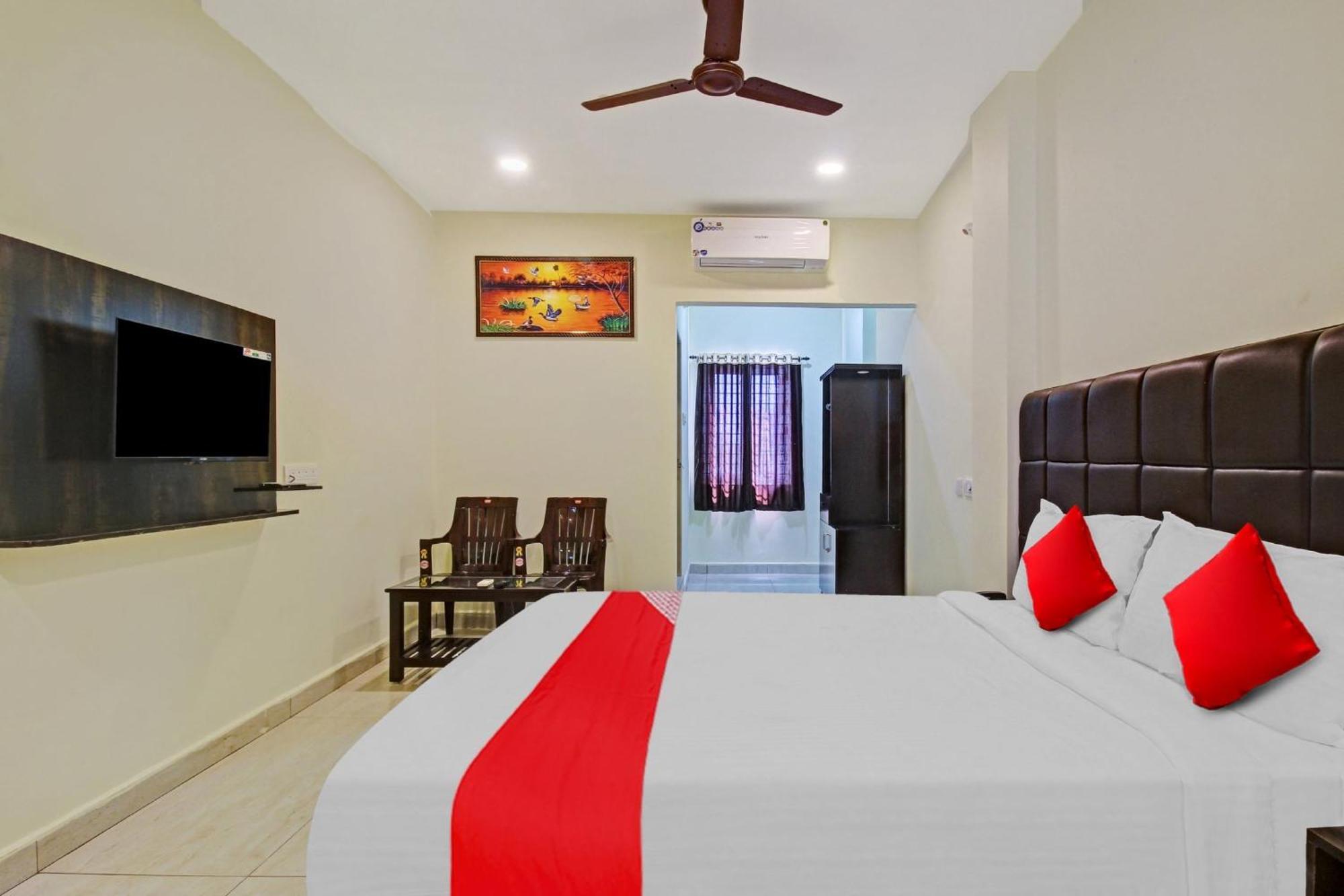 Super Hotel O Lakshmi Royal Inn Warangal Esterno foto