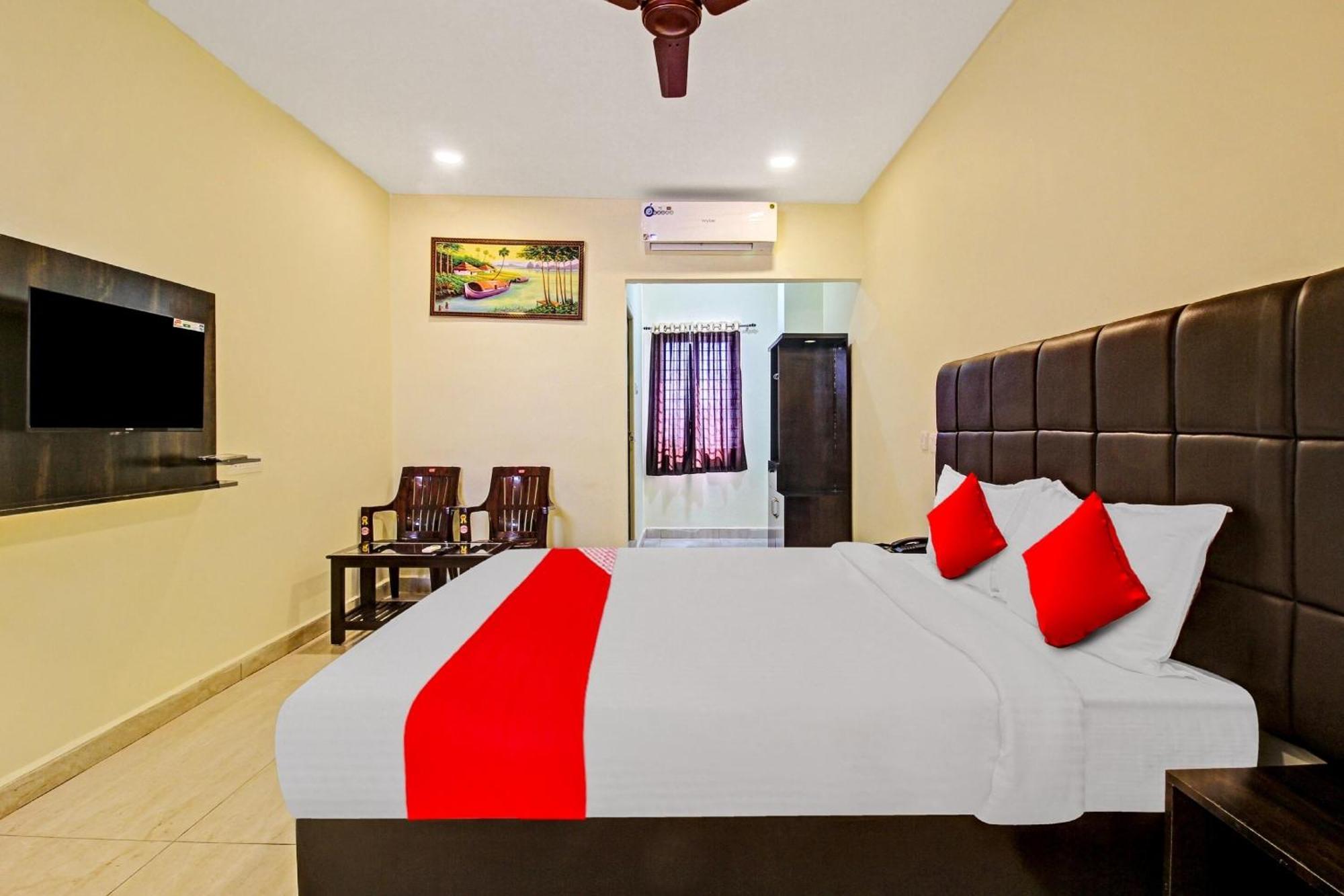 Super Hotel O Lakshmi Royal Inn Warangal Esterno foto