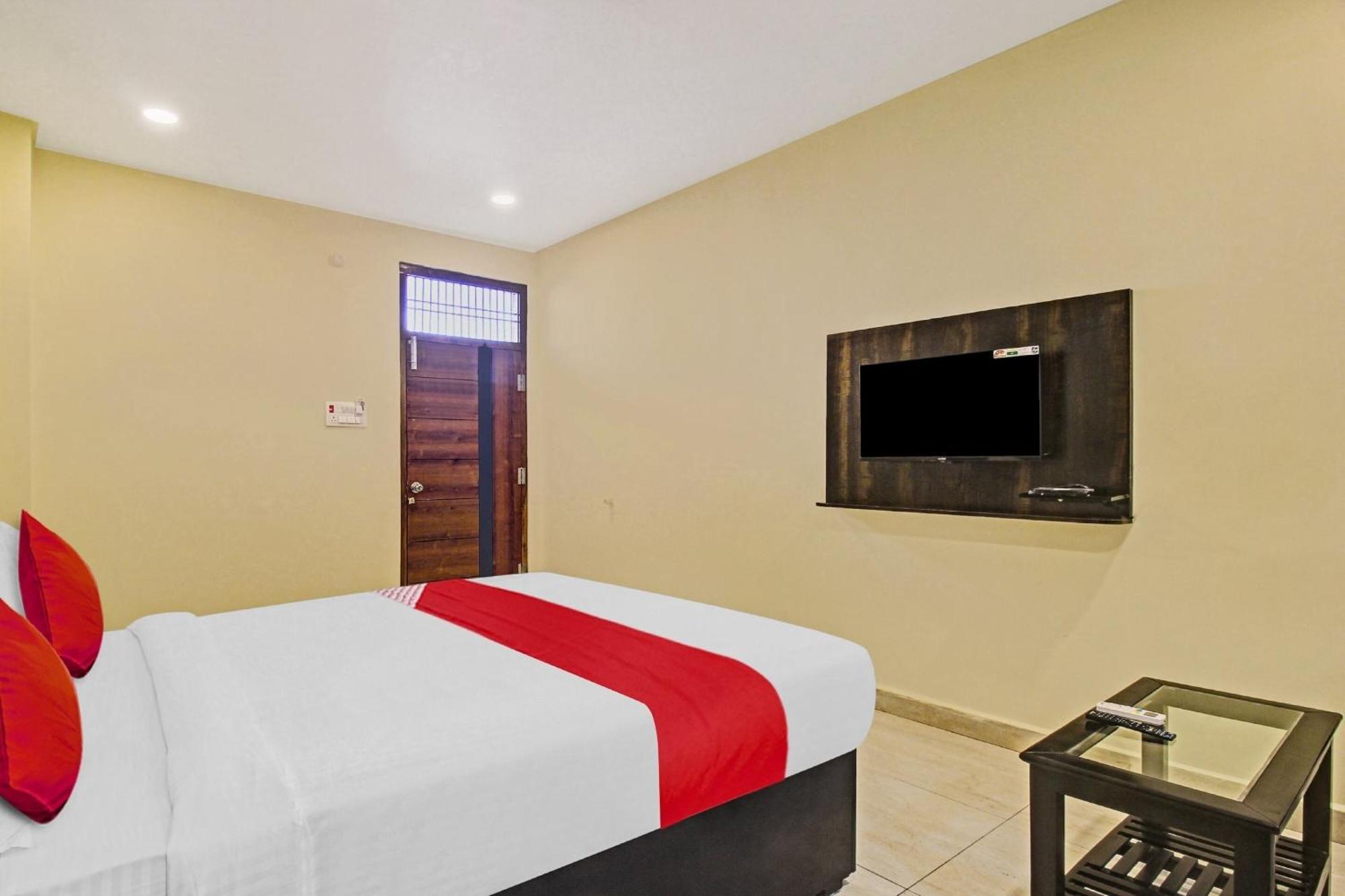Super Hotel O Lakshmi Royal Inn Warangal Esterno foto